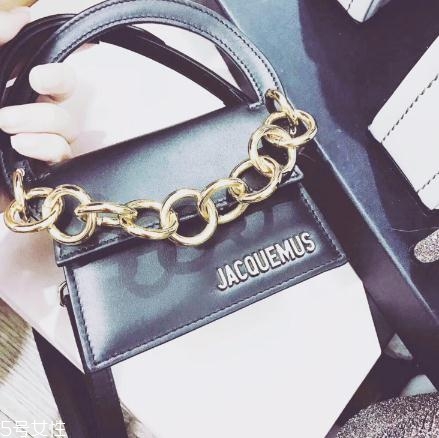 jacquemus包包多少錢？萬(wàn)元以內(nèi)就能買到的個(gè)性包包