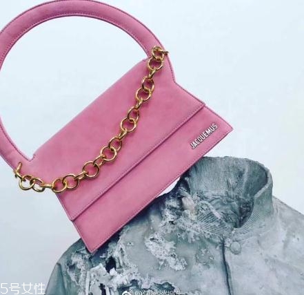 jacquemus包包多少錢？萬(wàn)元以內(nèi)就能買到的個(gè)性包包
