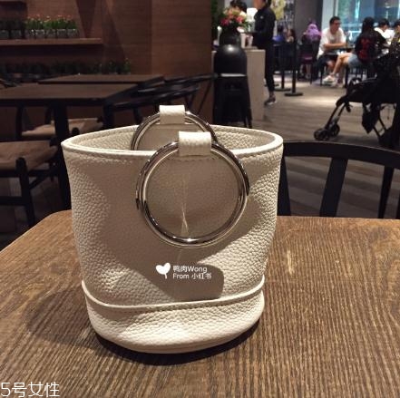 simon miller包包怎么樣？水桶包有這個就夠了