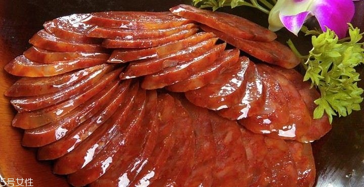 臘腸在蒸之前要泡水嗎？吃臘腸兩步走