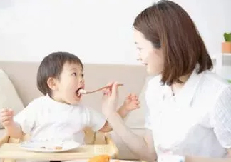 一歲以內(nèi)的寶寶不能吃什么？醬油等常見食物不能吃