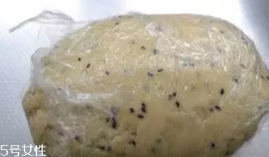 ?炸麻葉用什么水和面？面粉還是淀粉還是木薯粉