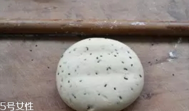 ?炸麻葉用什么水和面？面粉還是淀粉還是木薯粉