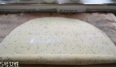 ?炸麻葉用什么水和面？面粉還是淀粉還是木薯粉