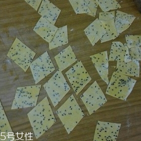 炸麻葉怎么做才脆酥？掌握這些技巧就很簡(jiǎn)單