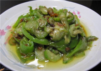 絲瓜的土腥味怎么去除？絲瓜切后不變色小技巧