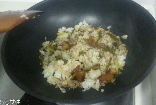 剩菜有哪些風(fēng)險(xiǎn)？食物還是新鮮的好