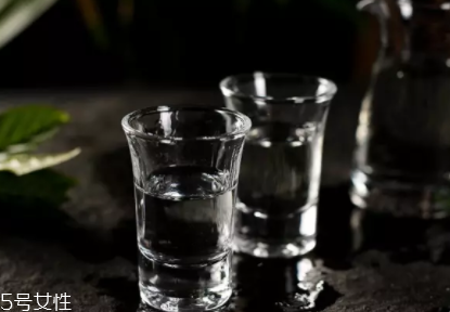 白酒喝之前要醒酒嗎？酒精揮發(fā)利于健康