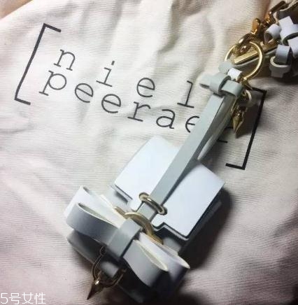 niels peeraer包包多少錢？滿足你所有的少女情節(jié)