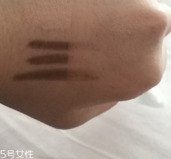 自然堂卸妝水好用嗎？從價格和效果說起