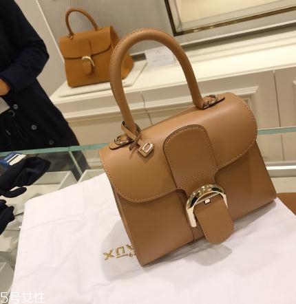 delvaux是哪個(gè)國(guó)家的？皇家專(zhuān)寵奢侈品牌