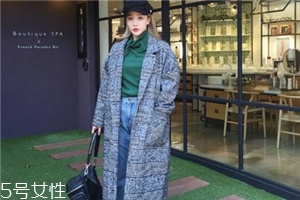 灰色大衣配牛仔褲好看嗎？打造中性灑脫范兒