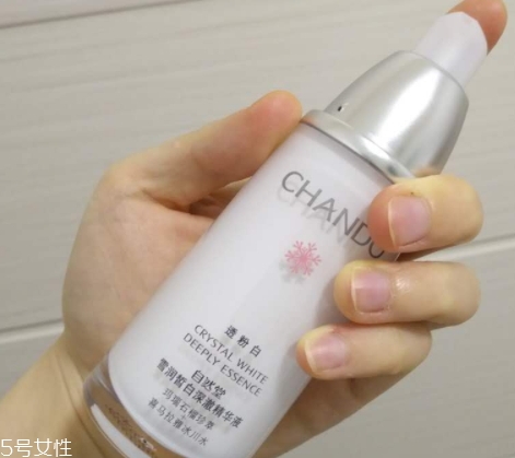 自然堂精華液適合多大年齡用？
