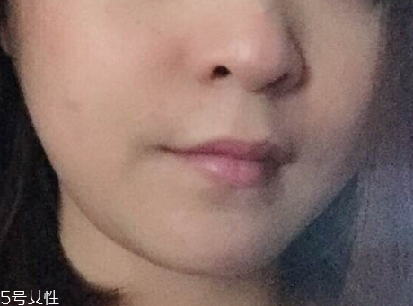 蘭芝V型唇膏01號色是什么樣的？淡粉色很溫婉