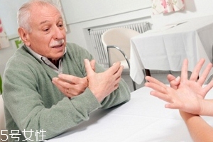 癲癇發(fā)作時(shí)怎么辦？讓他安靜地做一個(gè)抽搐的患者