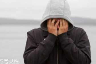 抑郁癥為什么會引發(fā)腹瀉？神經(jīng)功能混亂危害大