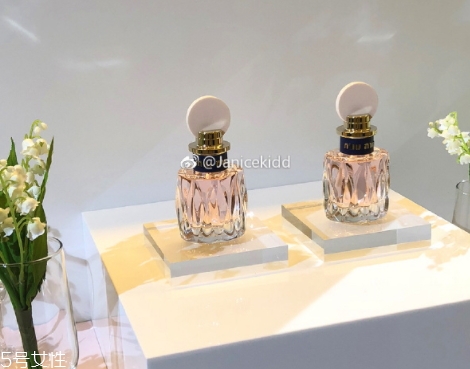 miumiu2018粉色香水好聞嗎？和舊款香水哪個(gè)更好聞