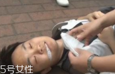 癲癇發(fā)作時(shí)怎么辦？讓他安靜地做一個(gè)抽搐的患者