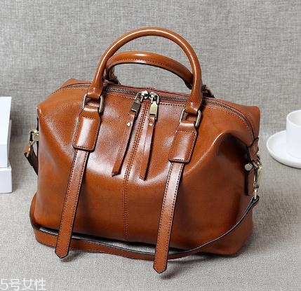 油蠟皮和牛皮哪個(gè)好？歲月沉淀的經(jīng)典之作