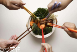 筷子應(yīng)該怎么洗？不要泡不要搓不要圖省事