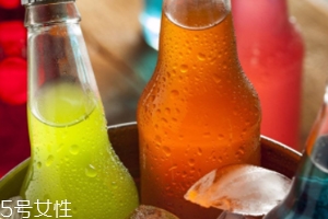 痛風(fēng)得病為什么低齡化？過量飲用含糖飲料