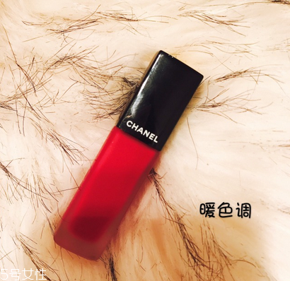 香奈兒炫亮魅力印記唇釉哪個(gè)色號(hào)好看？質(zhì)感超棒