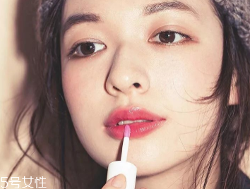 2018開年爆款色莓果紫，怎么涂更美？