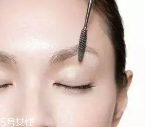 眉型為什么很奇怪？眉頭沒畫好