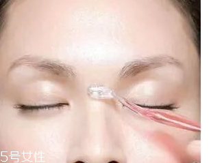 眉型為什么很奇怪？眉頭沒畫好