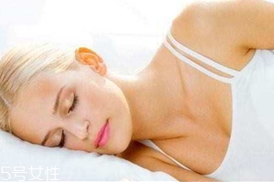 睡姿可以防治哪些疾?。亢玫乃耸丘B(yǎng)生秘訣