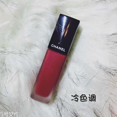 香奈兒炫亮魅力印記唇釉哪個(gè)色號(hào)好看？質(zhì)感超棒