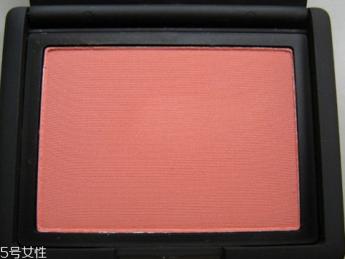 nars腮紅哪個(gè)色系顯白？nars腮紅全試色
