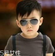 Jasper戴墨鏡，這樣扮酷讓孩子更自信！
