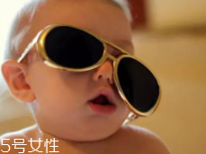 Jasper戴墨鏡，這樣扮酷讓孩子更自信！