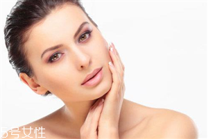 保濕面霜什么時候使用？秋冬季節(jié)面霜很重要