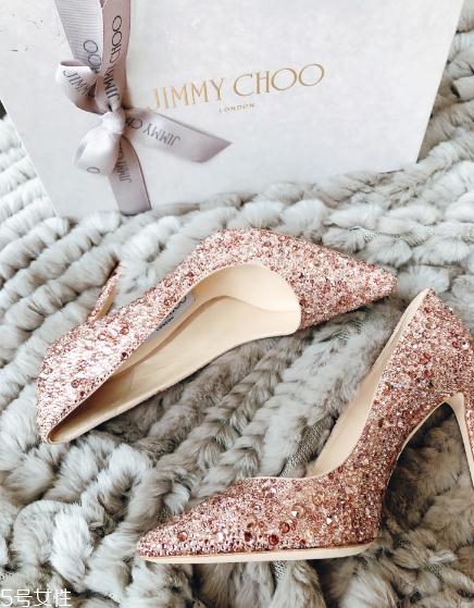 jimmy choo鞋子好穿嗎？高跟鞋界的傳奇之作