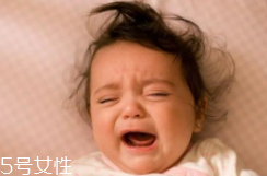 熊孩子往輸液瓶里注臟水 熊孩子怎么管教？
