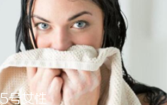 洗臉有白皮怎么回事？洗面奶太強勁