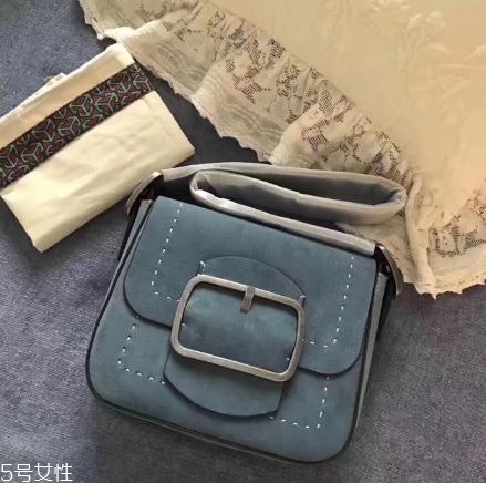 tory burch包包貴嗎？輕奢界的時(shí)尚女王