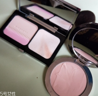 紀梵希和dior迪奧粉餅哪個好？