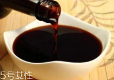 吃深色食物皮膚會(huì)變黑嗎？沒有科學(xué)根據(jù)
