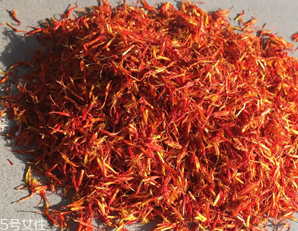 紅花泡腳孕婦可以用嗎？妊娠期禁止使用紅花