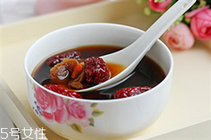 紅糖水怎么做？紅糖用溫水泡比較好