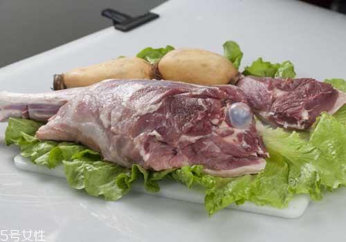 凍了一年的肉能吃嗎？請(qǐng)謹(jǐn)慎食用