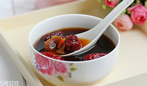 赤砂糖就是紅糖嗎？教你辨別真假紅糖
