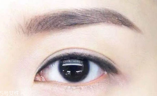 新手適合眼線液還是眼線筆？史上最全眼線誤區(qū)