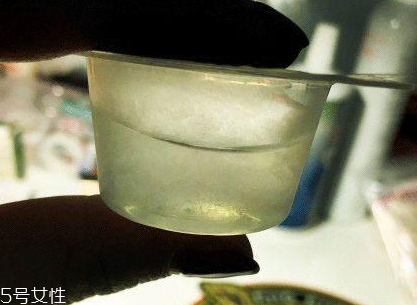 化妝品凍僵了還有效果嗎？美白產(chǎn)品別用了