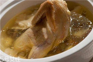 冬天喝雞湯還是鴨湯？雞湯和鴨湯各有優(yōu)點