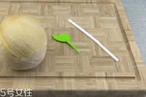 泰國烤椰子多少錢一個(gè)？味道非常特別