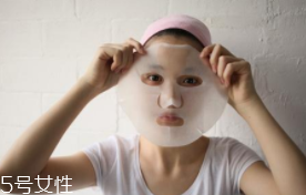 面膜燙一燙再敷可以嗎？會(huì)破壞精華成分